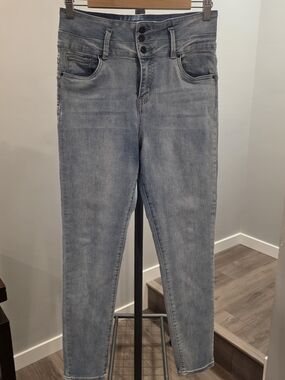 Zoo York Light Blue High-Rise Women's Jeans